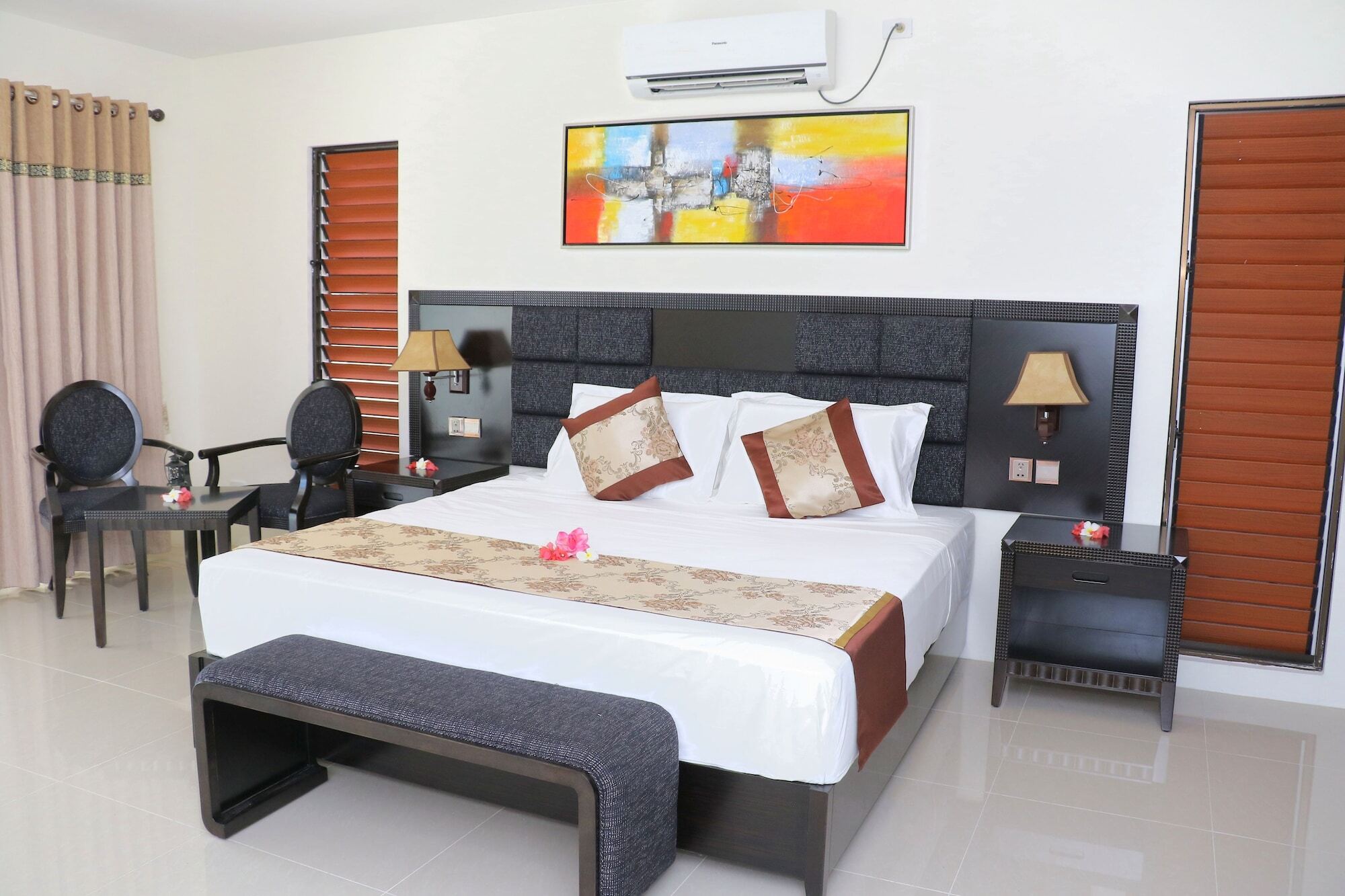 นิลา บีช รีสอร์ต Hostel เลาโตกา ภายนอก รูปภาพ