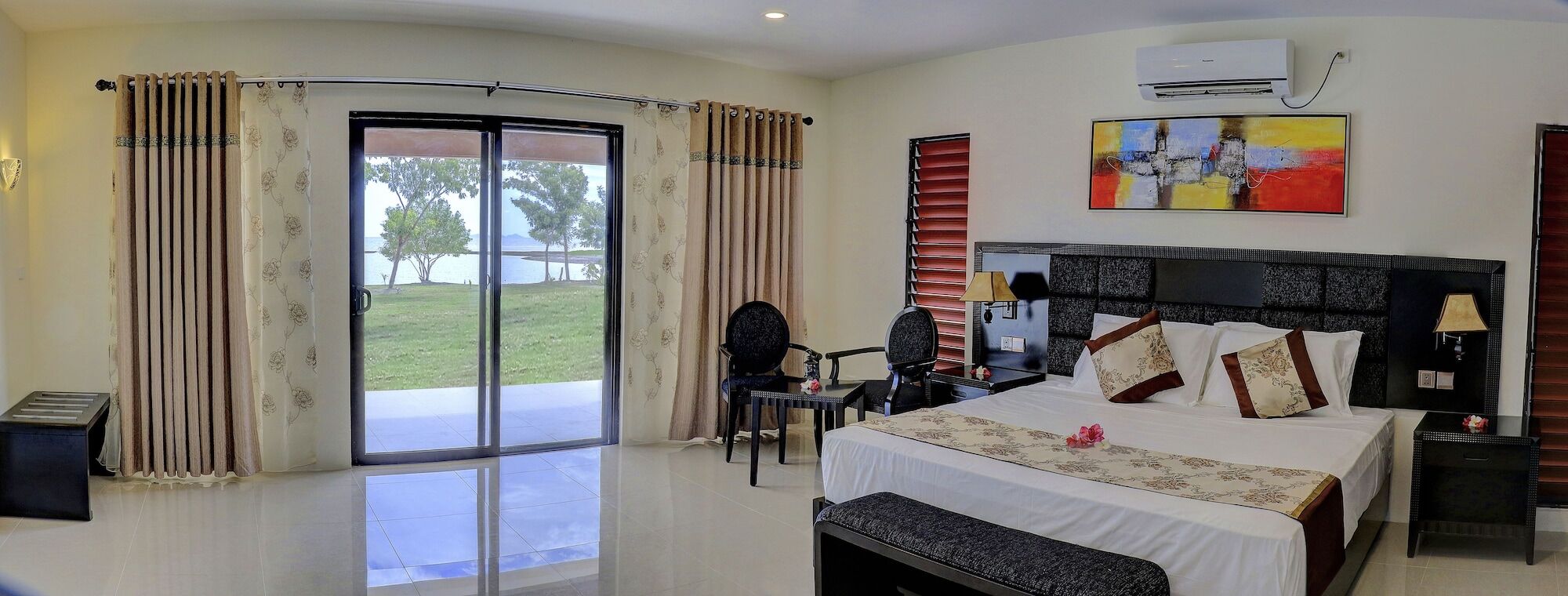 นิลา บีช รีสอร์ต Hostel เลาโตกา ภายนอก รูปภาพ