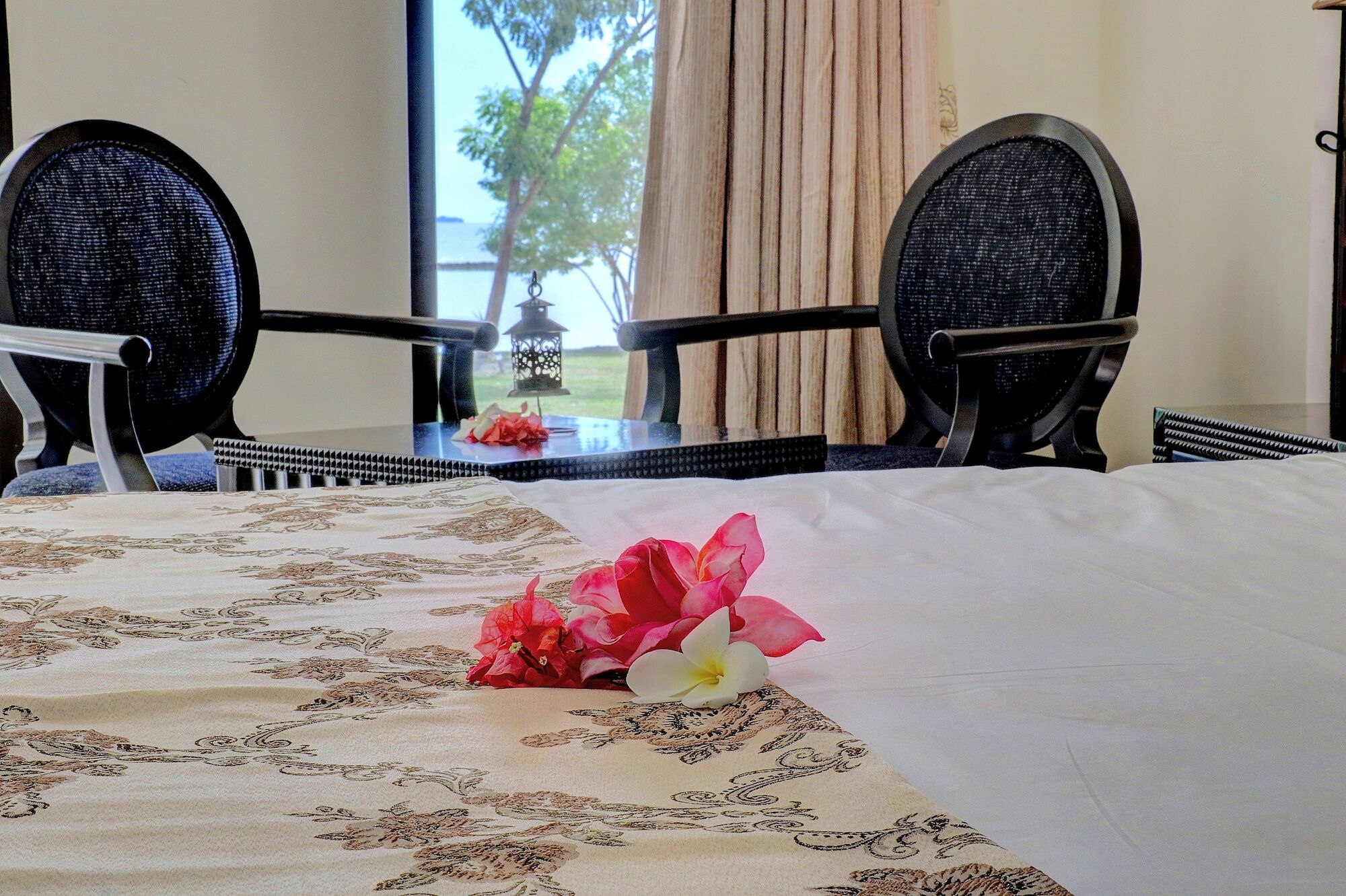 นิลา บีช รีสอร์ต Hostel เลาโตกา ภายนอก รูปภาพ